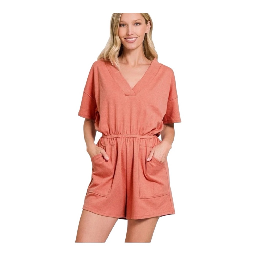 NWOT Zenana Women’s Size 2X V-Neck Coral Romper